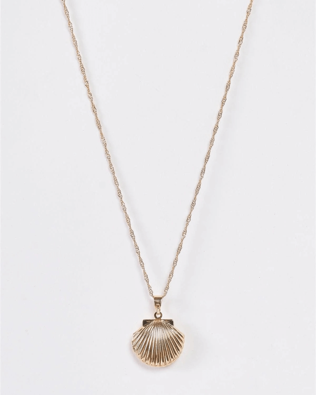 Gold Mermaidcore Shell Locket Necklace